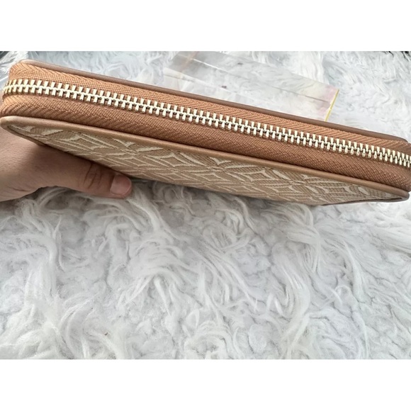 Michael Kors wallet - Picture 3 of 5